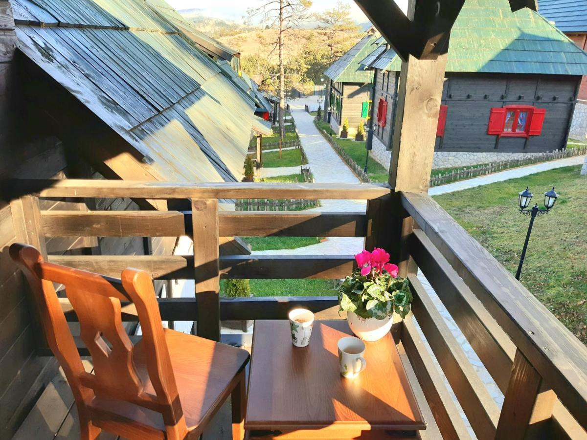 El Paso City, Zlatibor - Unique Wooden Cottages, Treehouse, Wild West Rooms, Accommodation 1-6 People Exterior foto