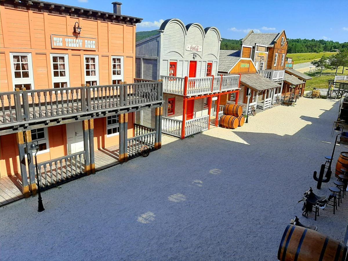 El Paso City, Zlatibor - Unique Wooden Cottages, Treehouse, Wild West Rooms, Accommodation 1-6 People Exterior foto
