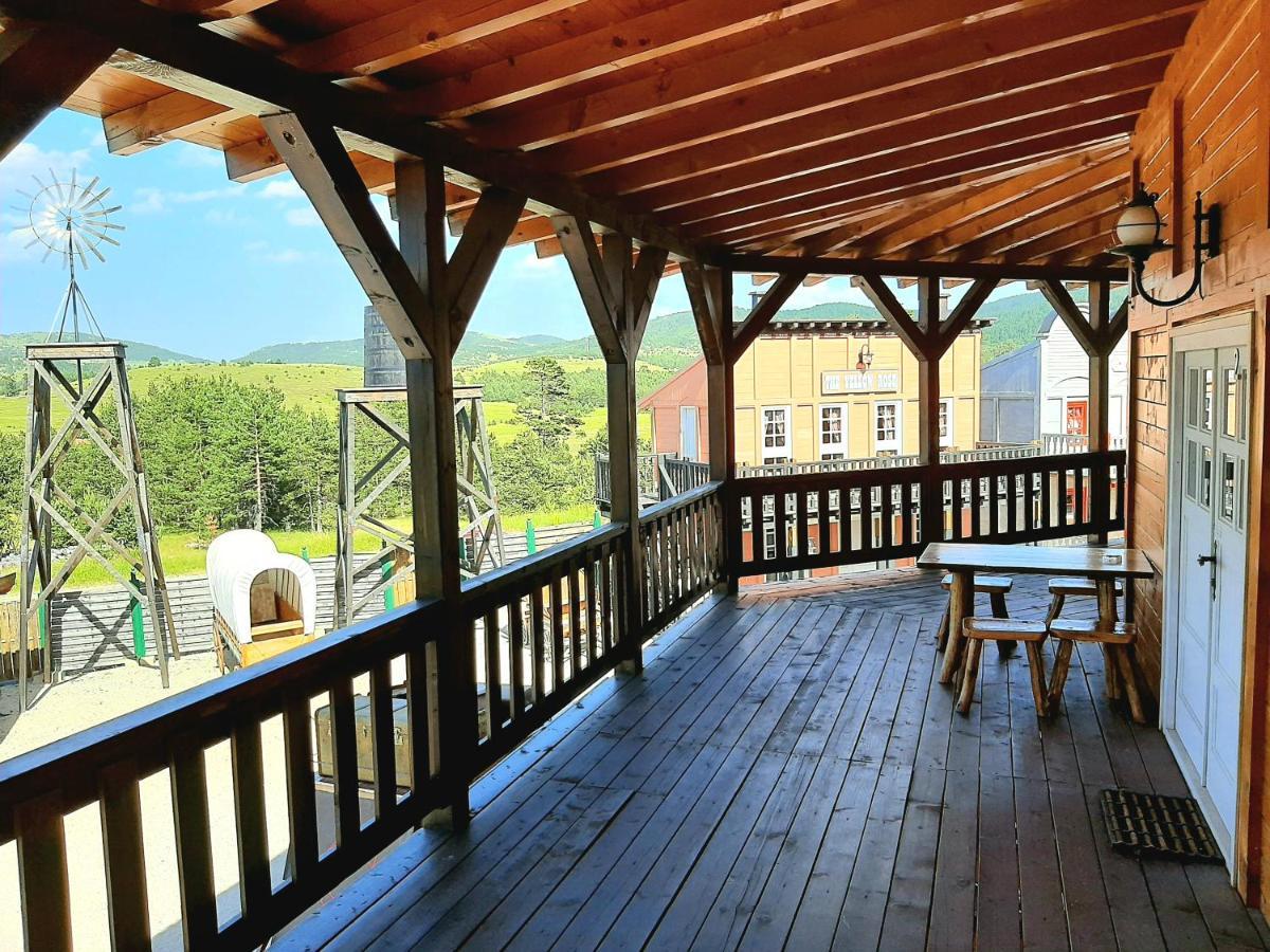 El Paso City, Zlatibor - Unique Wooden Cottages, Treehouse, Wild West Rooms, Accommodation 1-6 People Exterior foto