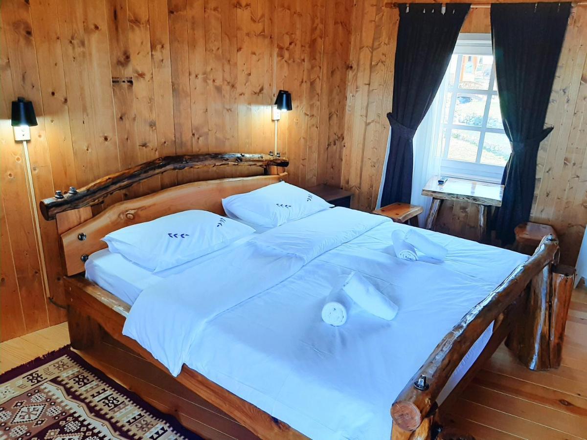 El Paso City, Zlatibor - Unique Wooden Cottages, Treehouse, Wild West Rooms, Accommodation 1-6 People Exterior foto