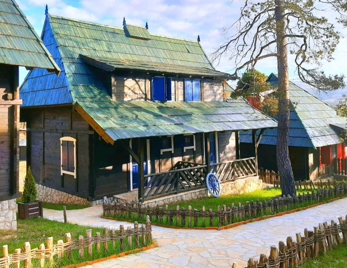 El Paso City, Zlatibor - Unique Wooden Cottages, Treehouse, Wild West Rooms, Accommodation 1-6 People Exterior foto