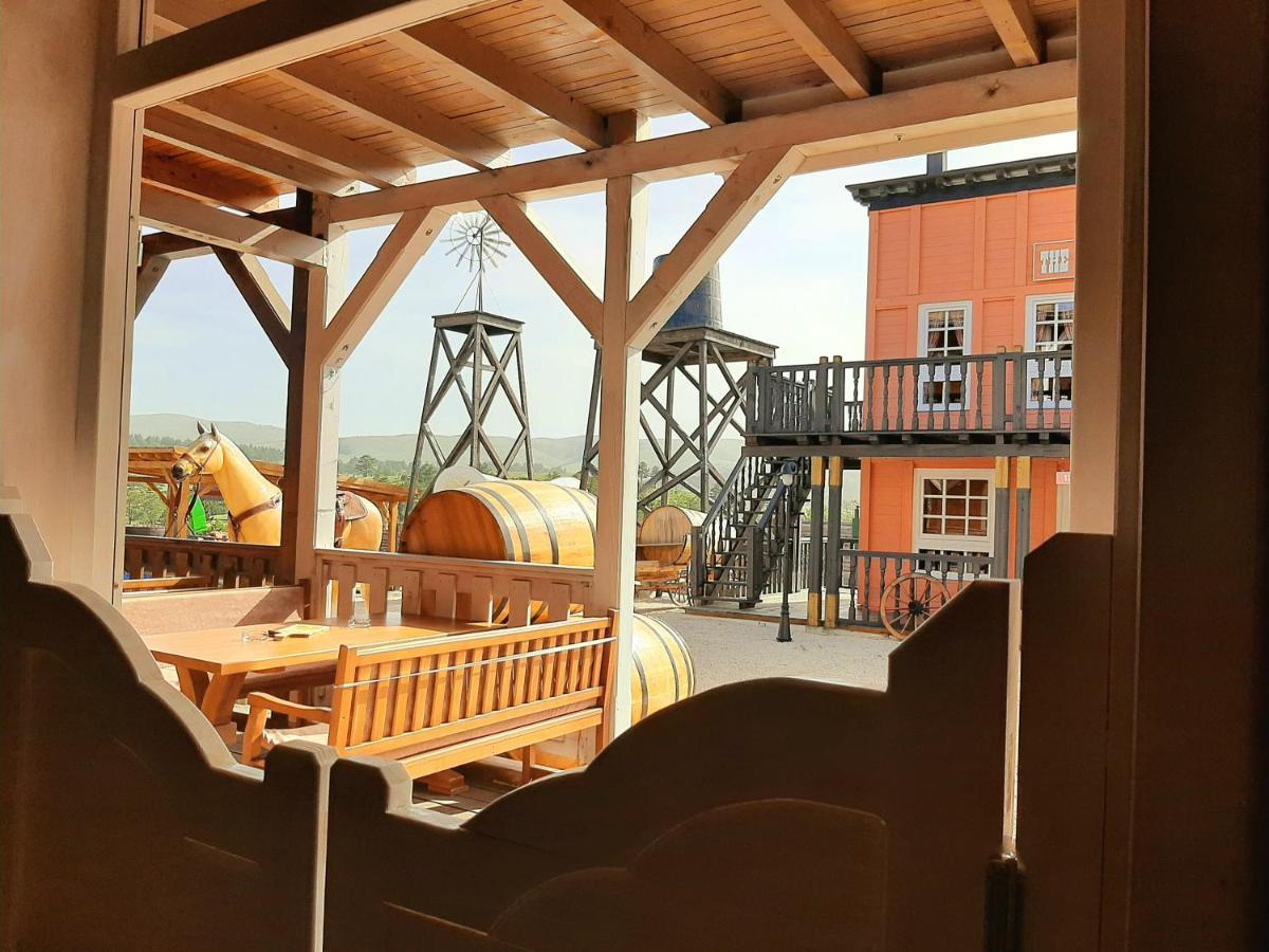 El Paso City, Zlatibor - Unique Wooden Cottages, Treehouse, Wild West Rooms, Accommodation 1-6 People Exterior foto