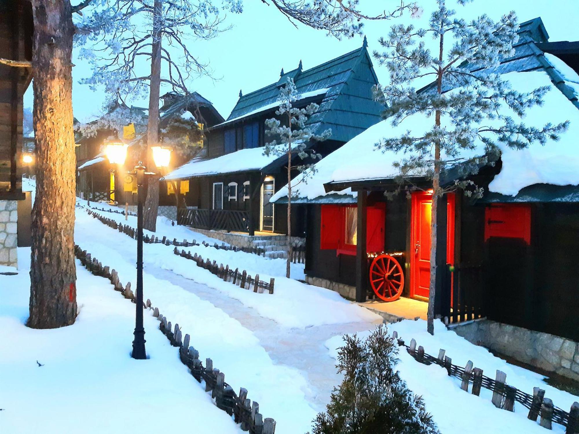 El Paso City, Zlatibor - Unique Wooden Cottages, Treehouse, Wild West Rooms, Accommodation 1-6 People Exterior foto