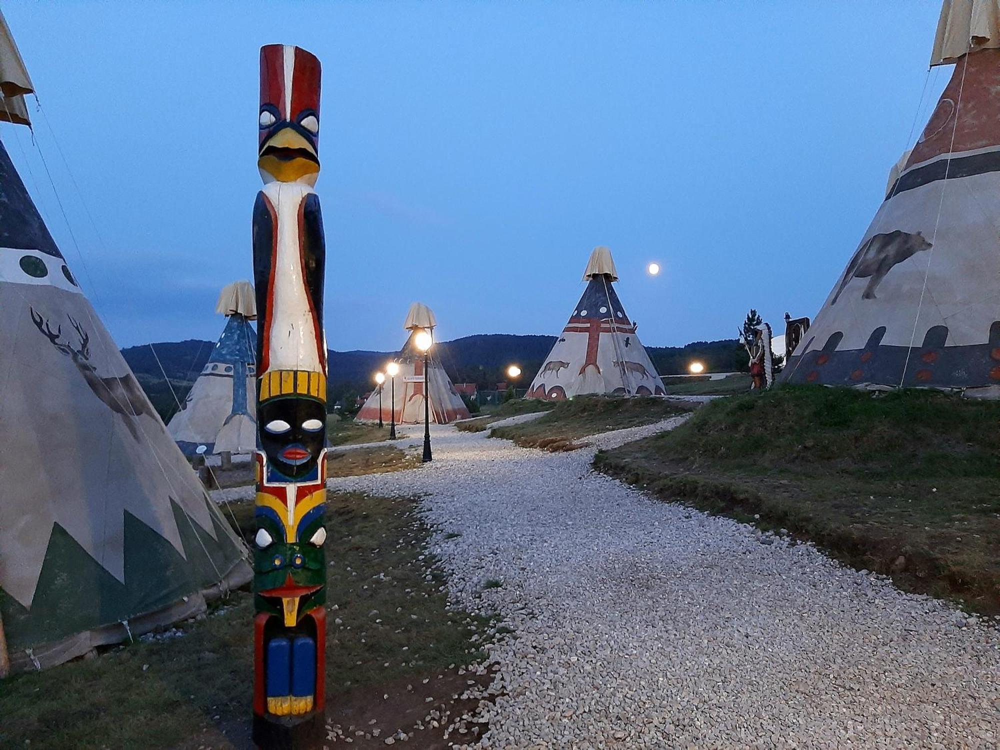 El Paso City, Zlatibor - Unique Wooden Cottages, Treehouse, Wild West Rooms, Accommodation 1-6 People Exterior foto