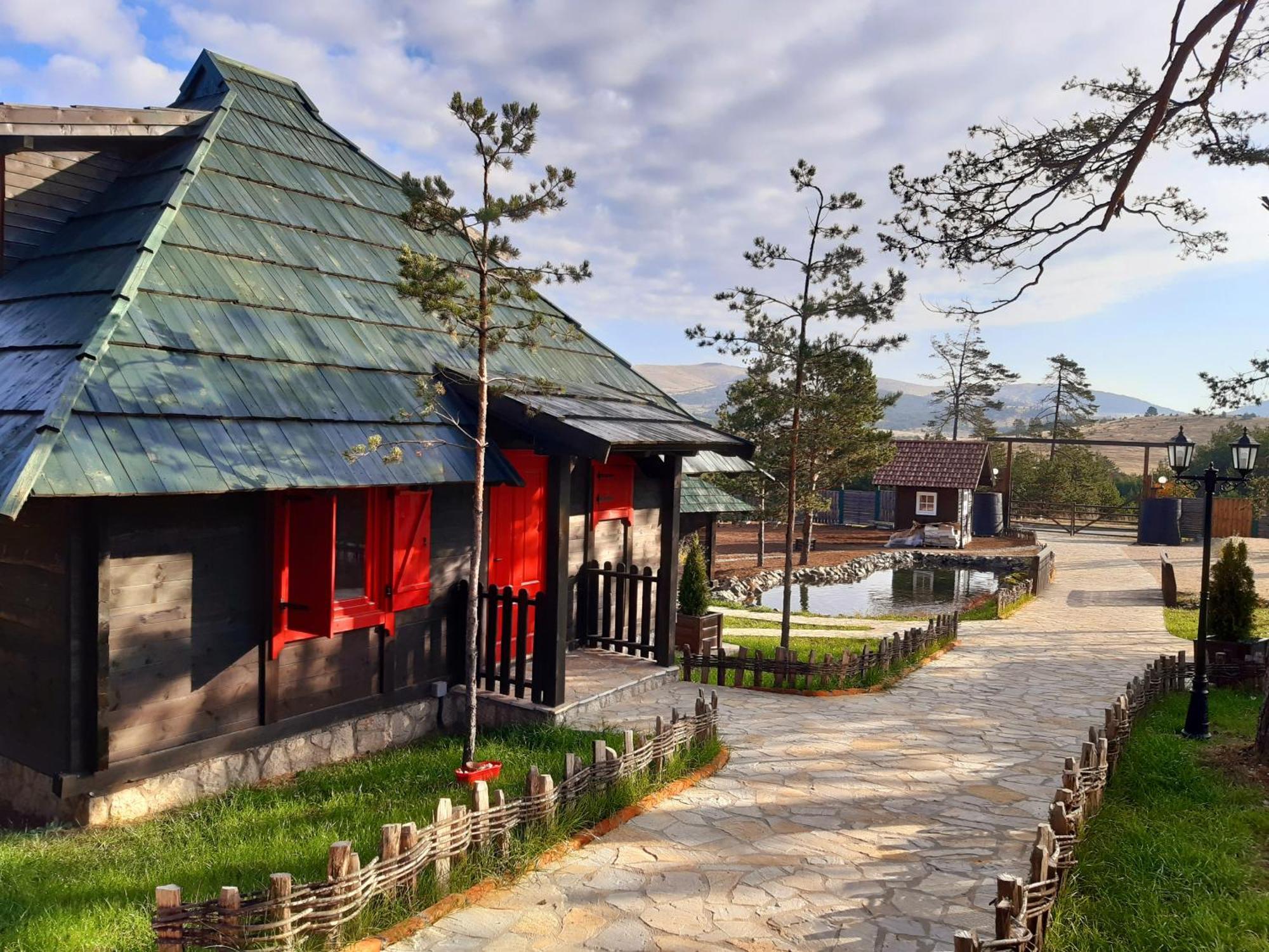 El Paso City, Zlatibor - Unique Wooden Cottages, Treehouse, Wild West Rooms, Accommodation 1-6 People Exterior foto