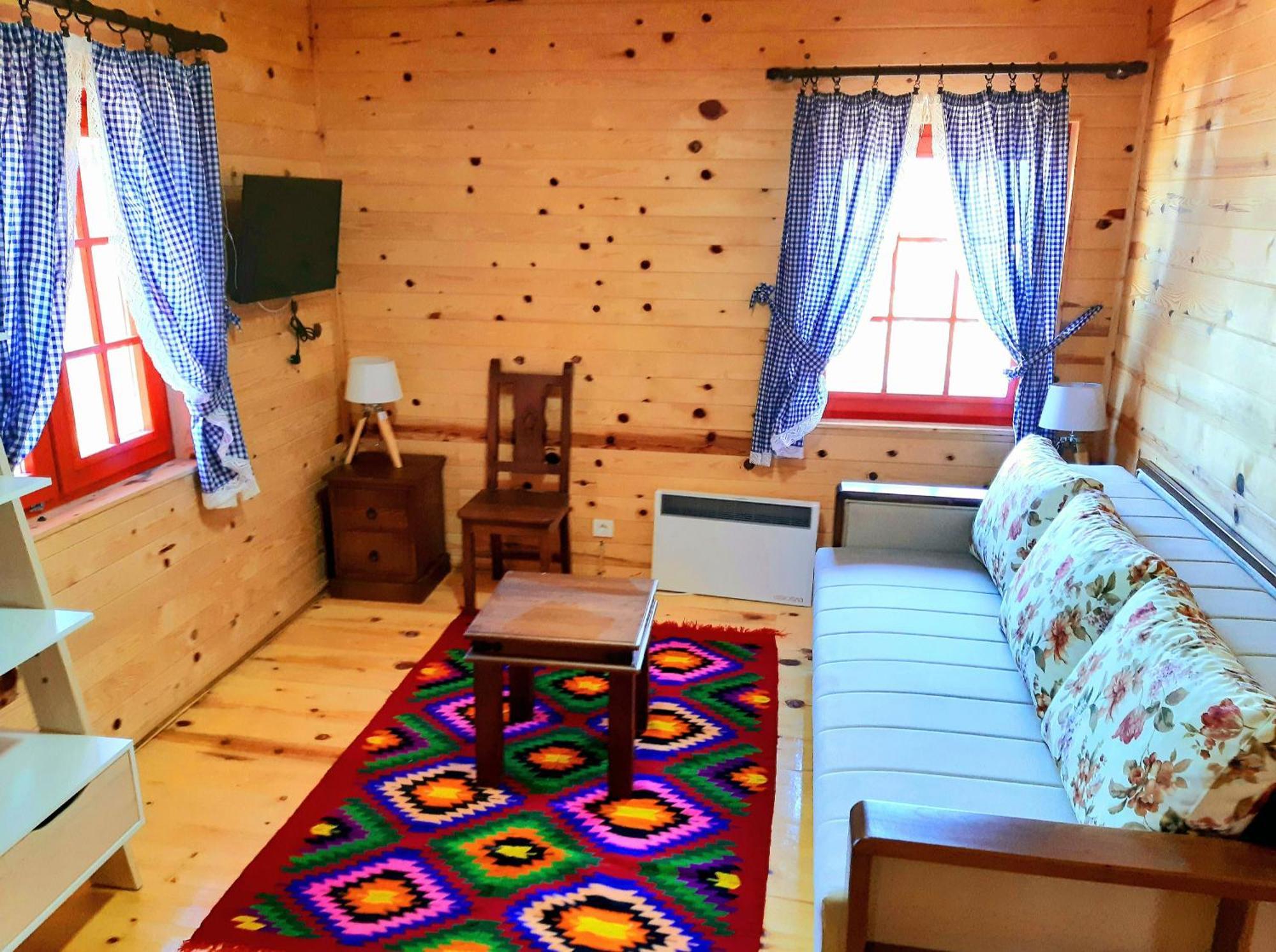 El Paso City, Zlatibor - Unique Wooden Cottages, Treehouse, Wild West Rooms, Accommodation 1-6 People Zimmer foto